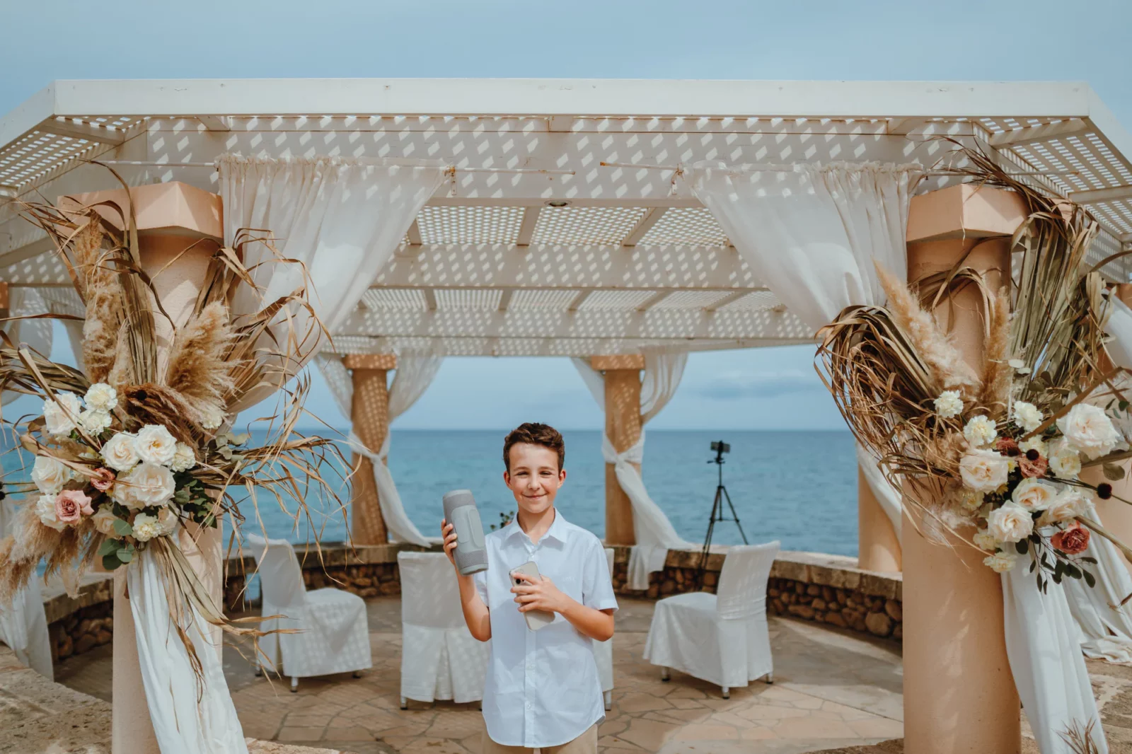 Der DJ für die Hochzeit im Port Verd del Mar steht bereit.